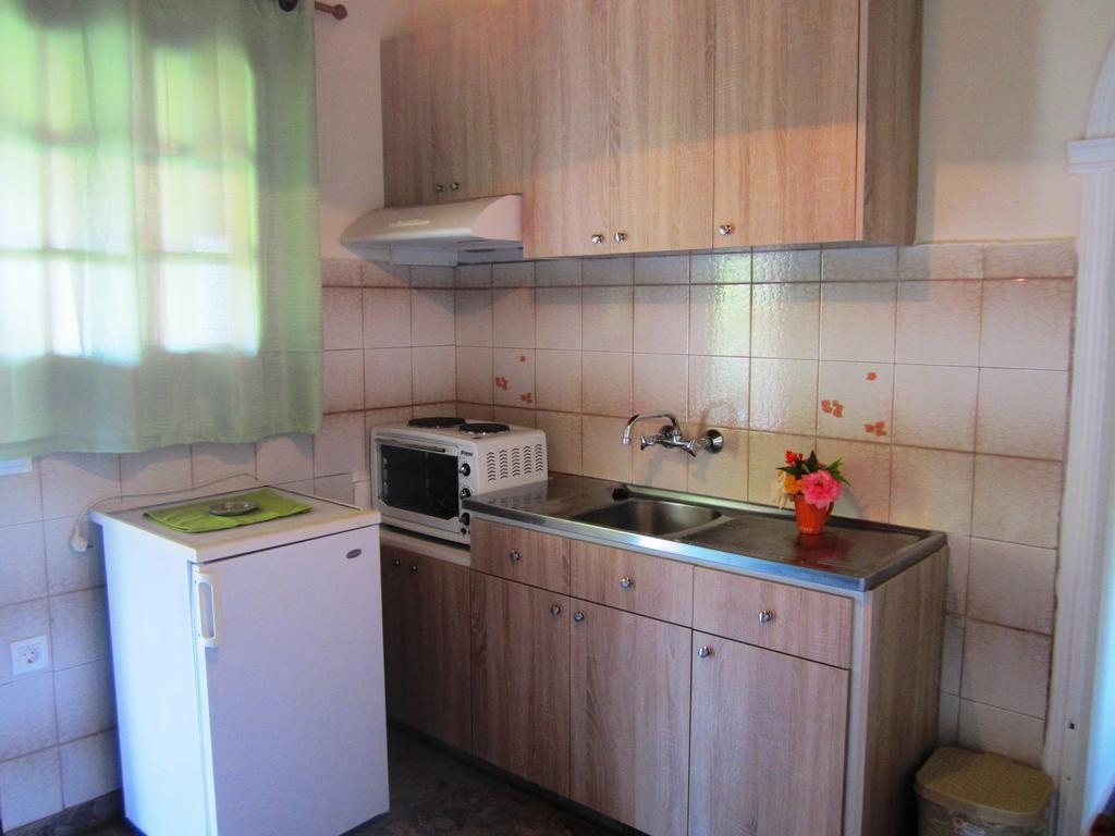 Peroulades  Varvara Studios & Apartments I מראה חיצוני תמונה