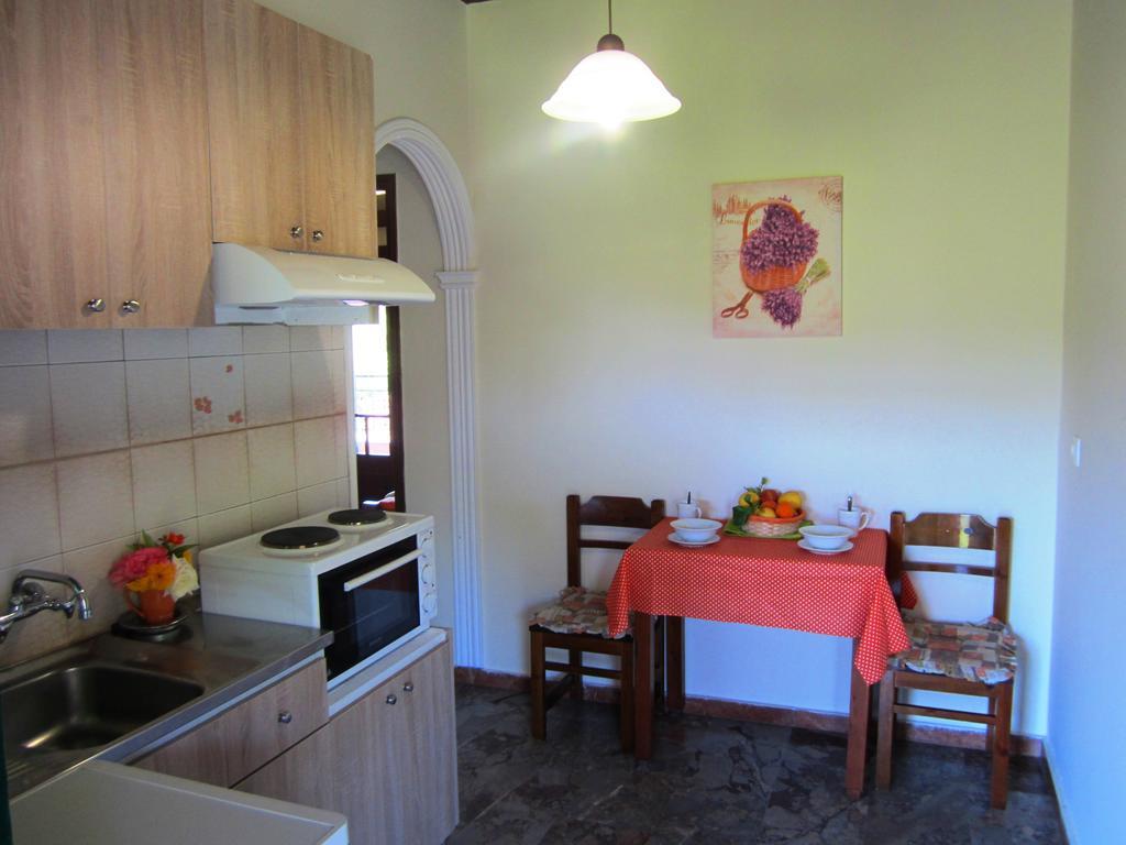 Peroulades  Varvara Studios & Apartments I חדר תמונה