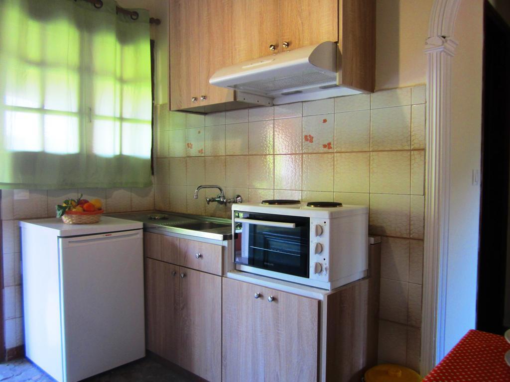 Peroulades  Varvara Studios & Apartments I חדר תמונה