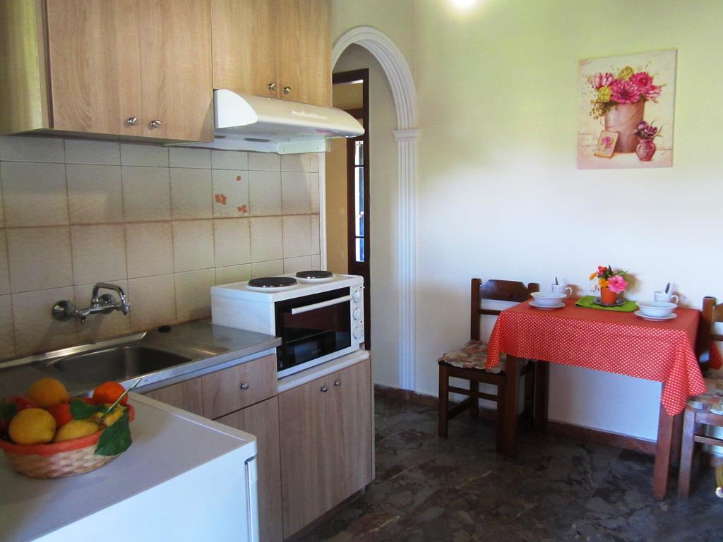 Peroulades  Varvara Studios & Apartments I חדר תמונה